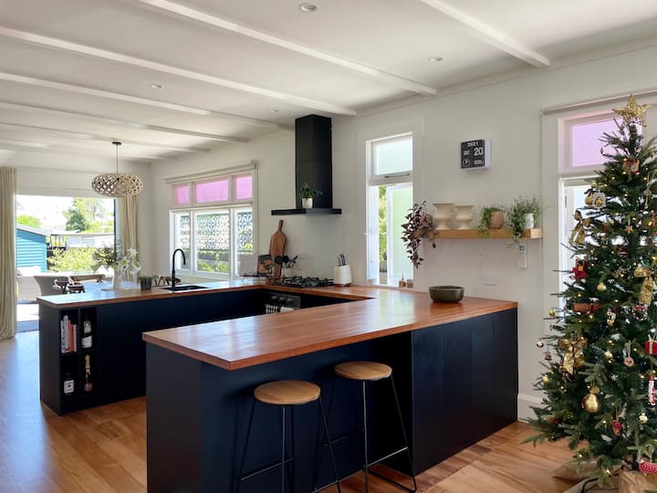 Inner City Bungalow Houses for Rent in Napier, Hawke's Bay, New Zealand Airbnb