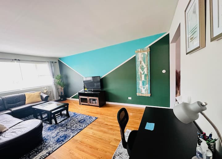 Roger's Park 2 Bedroom Spacious With Free Parking - Chicago, IL