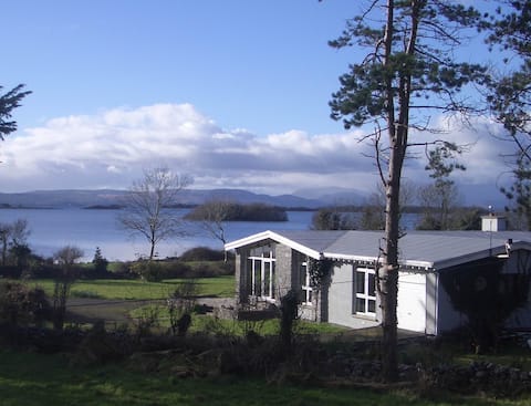 Ballycurrin Lodge, Lakeshore - Boat & Pool Table