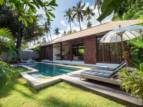 Ruby Romance Oceanside Villa.