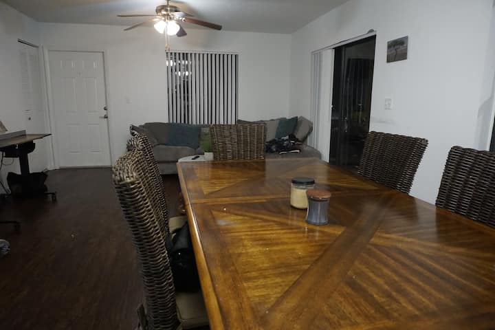 Lovely 2 Br 2 Bath 1st Floor Corner Rental Unit - Boca Raton, FL