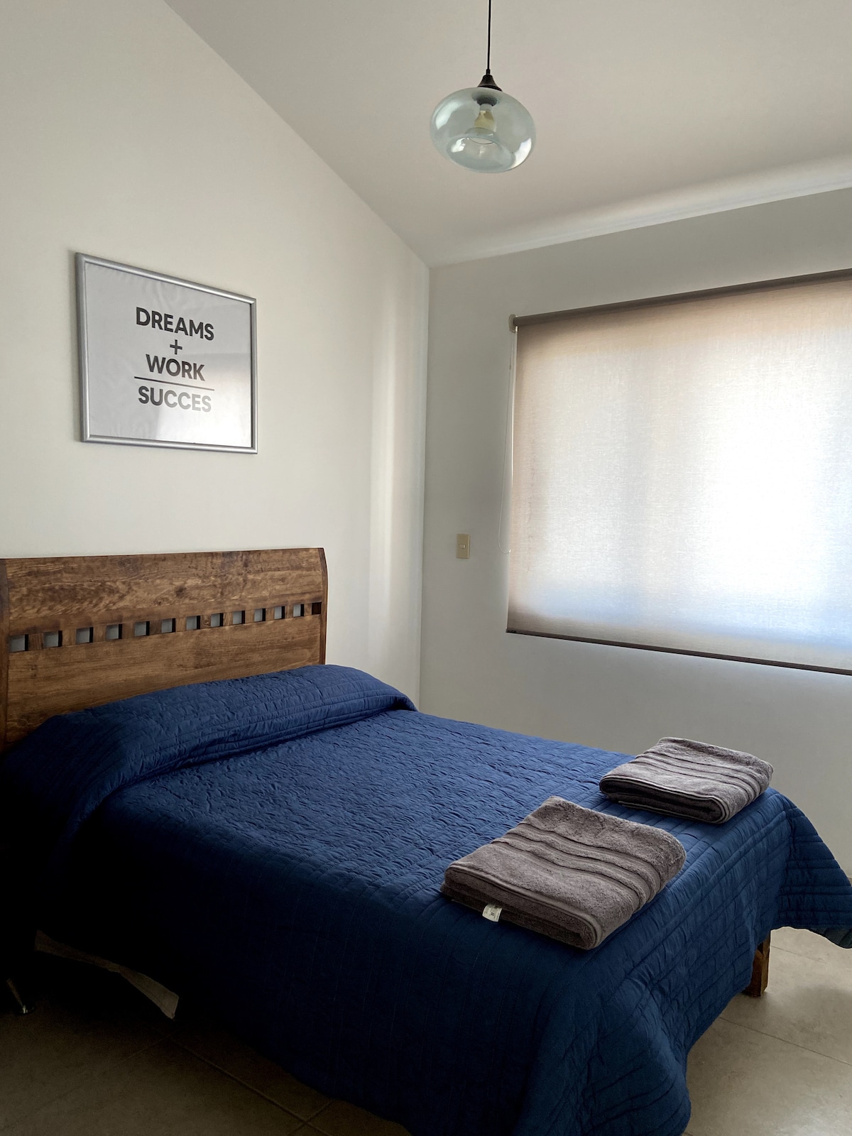 ห้องนอน 3 เตียงควีนไซส์ 1 เตียง