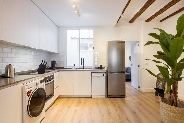BEAUTIFUL PENTHOUSE WITH TERRACE IN THE OLD TOWN gallery image 3