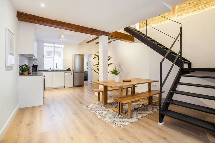BEAUTIFUL PENTHOUSE WITH TERRACE IN THE OLD TOWN gallery image 2