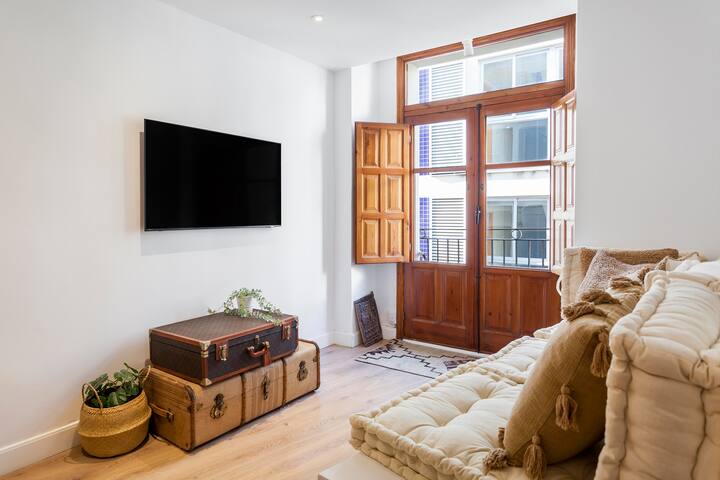 BEAUTIFUL PENTHOUSE WITH TERRACE IN THE OLD TOWN gallery image 5