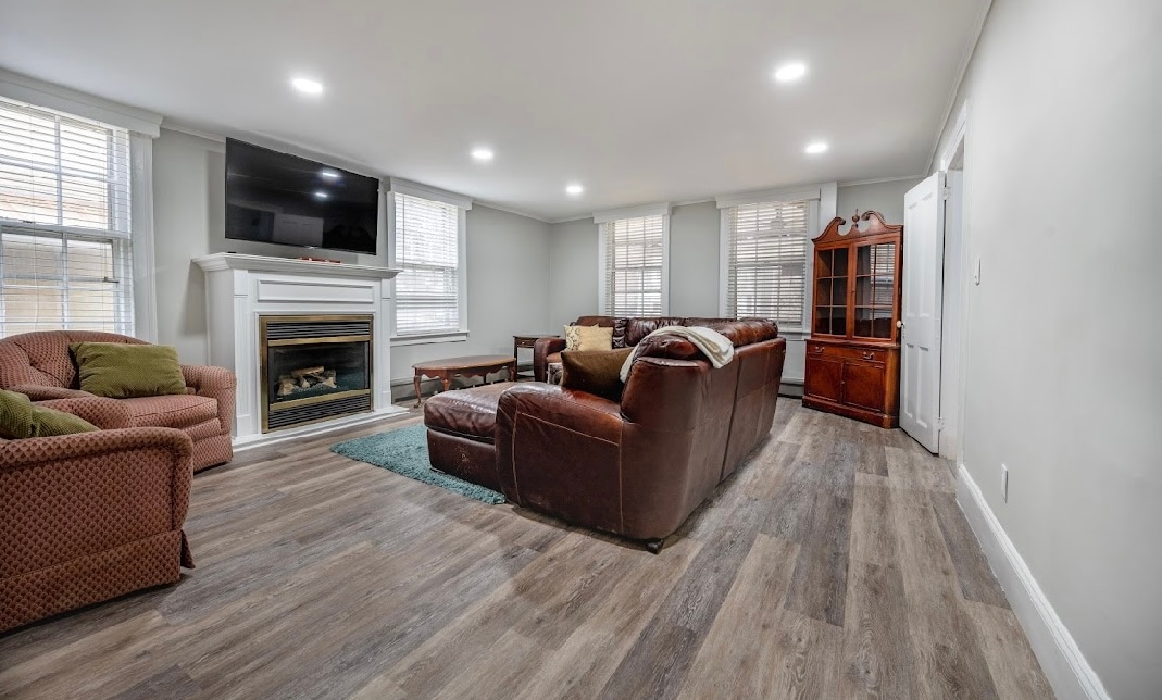 Popular Airbnb listing: Beautifully restored 6 BR in the heart of Windham in Windham