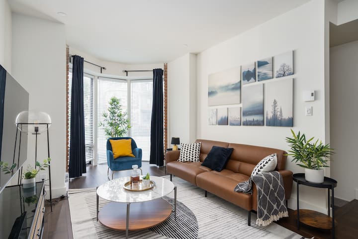 Stylish 2BD/2BA Brand New in Mile End/ Plateau gallery image 2