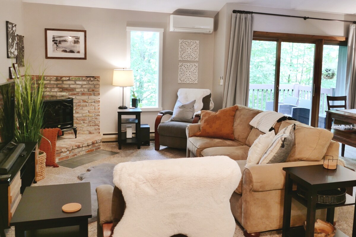 Popular Airbnb listing: Windfall~Condo @Quechee Lakes VT~ Golf. Ski. Renew in Quechee