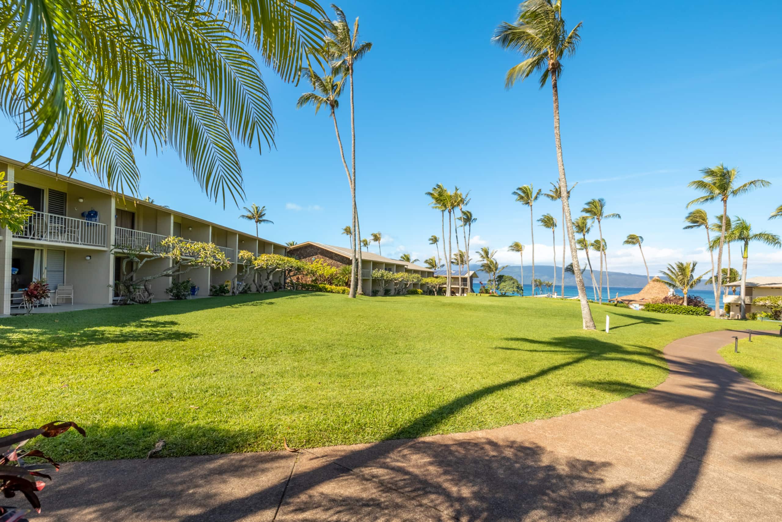Condo in Lahaina · ★4.85 · Studio · 1 bed · 1 bath - Image 13