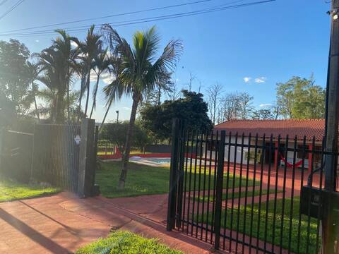 Spacious Chácara, with swimming pool and air condition.