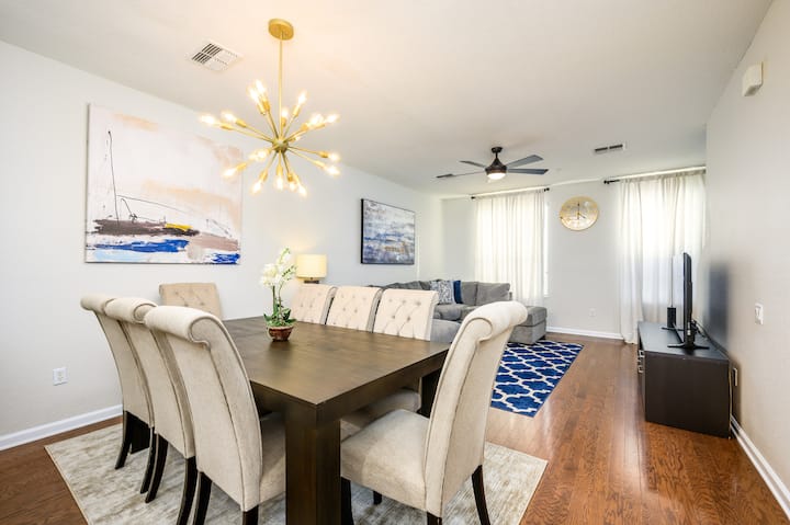 Across Epic Universe, Vistacay Townhome:3br3.5bath - Orlando, FL