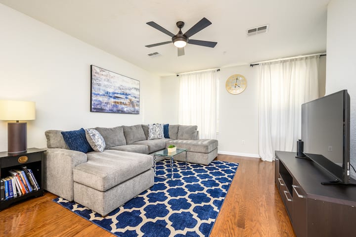 Across Epic Universe, Vistacay Townhome:3br3.5bath - Orlando, FL