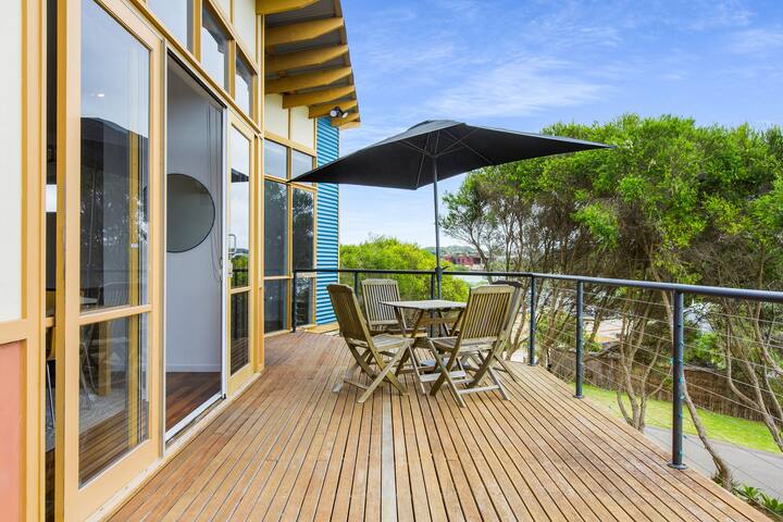 Collins by the Bay gallery image 2