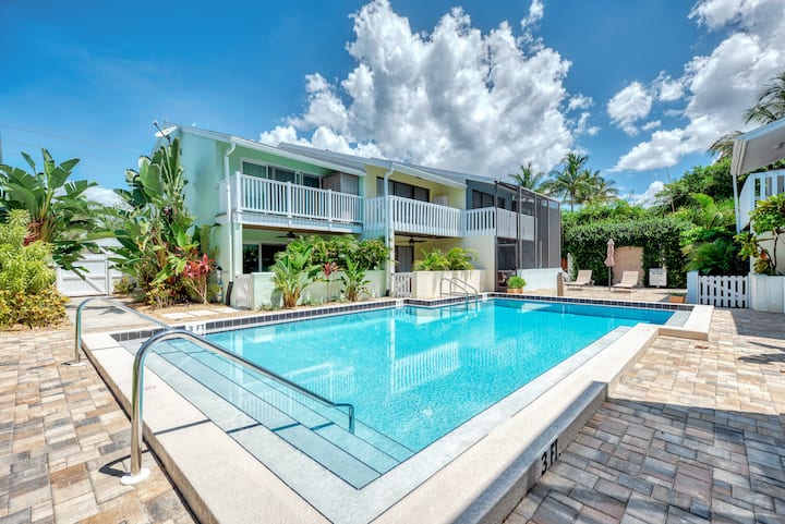 Two Story Townhome With Pool - Siesta Key, FL