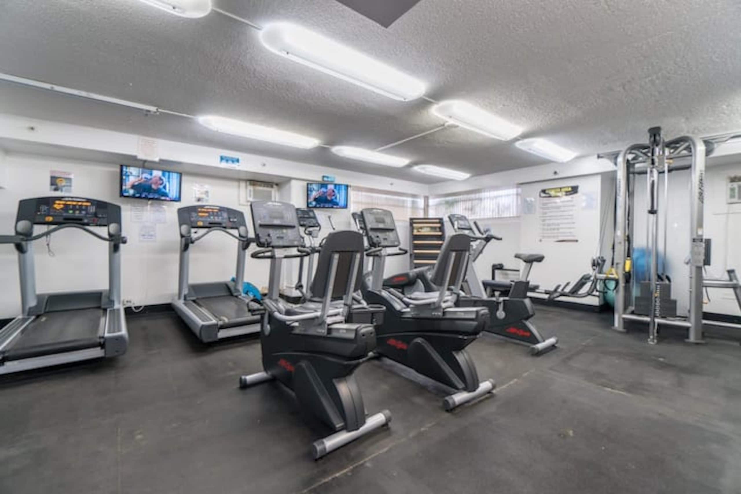 Condo in Honolulu · ★4.8 · 1 bedroom · 1 bed · 1 private bath - Image 7