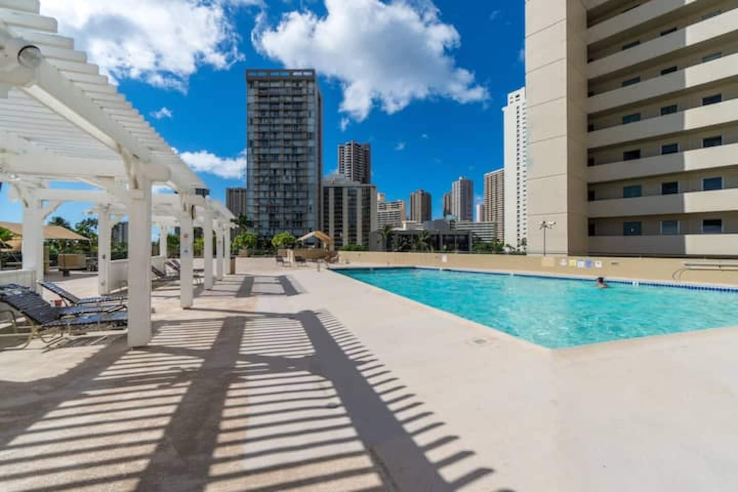 Condo in Honolulu · ★4.8 · 1 bedroom · 1 bed · 1 private bath - Image 8