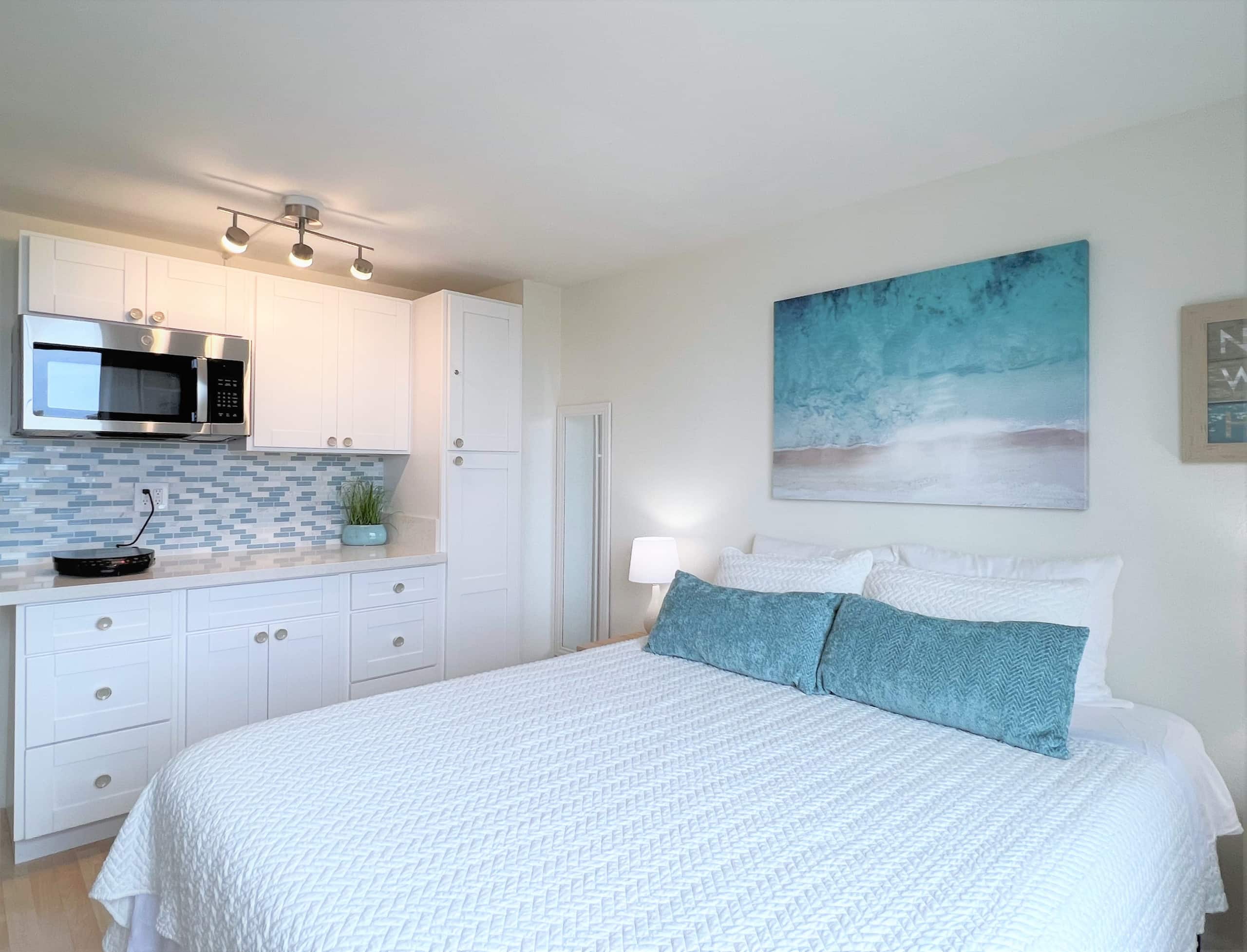 Condo in Honolulu · ★4.8 · 1 bedroom · 1 bed · 1 private bath - Image 4