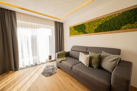 Top performing Airbnb: Luxury apartment in a top location, mountain view, large garden in Seefeld In Tirol