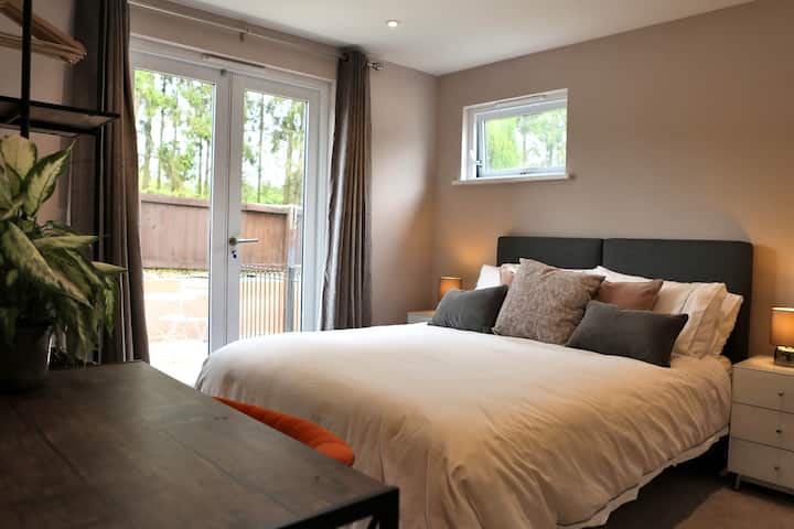 Master bedroom with king size bed