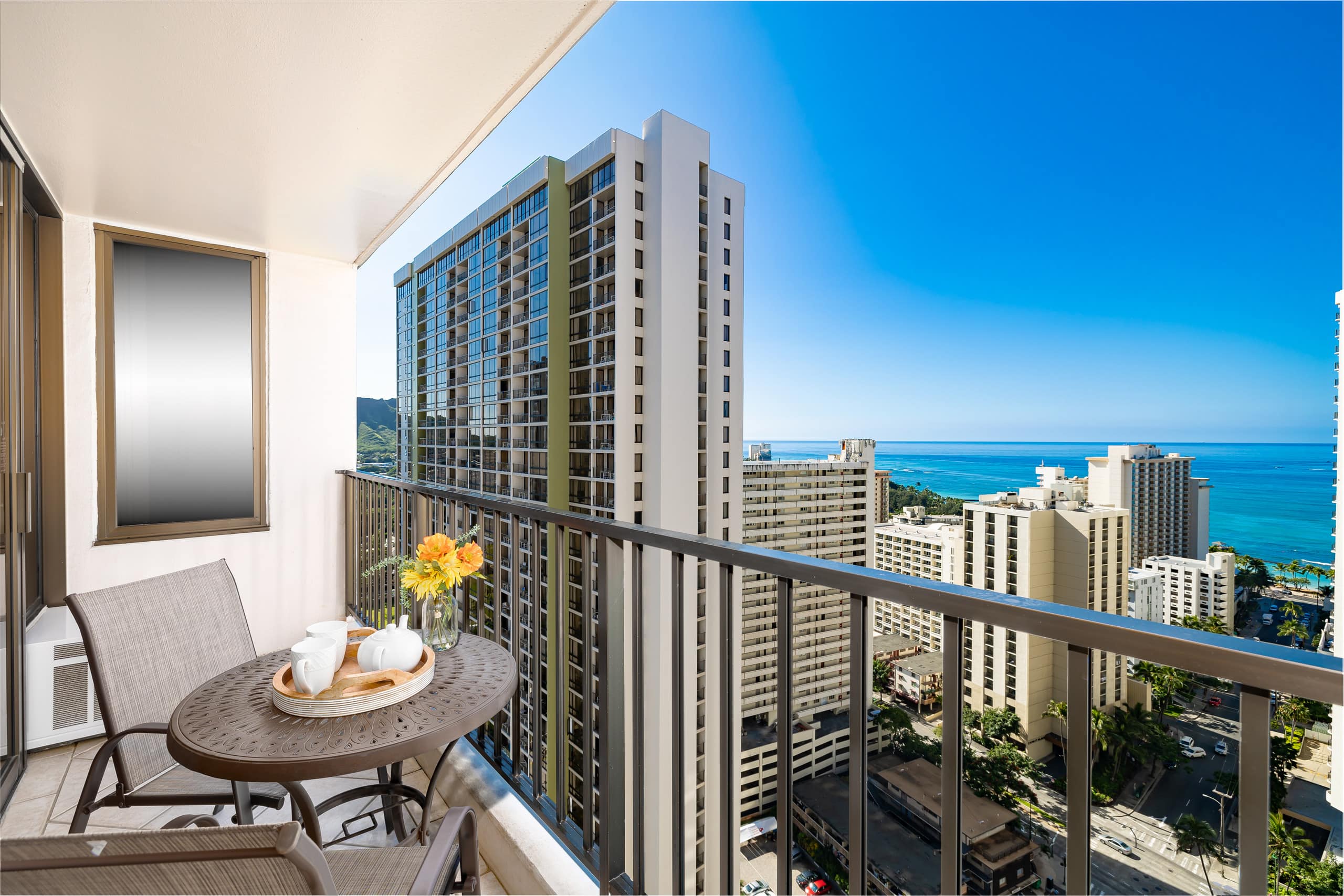 Condo in Honolulu · ★4.82 · 1 bedroom · 2 beds · 1 private bath - Image 24
