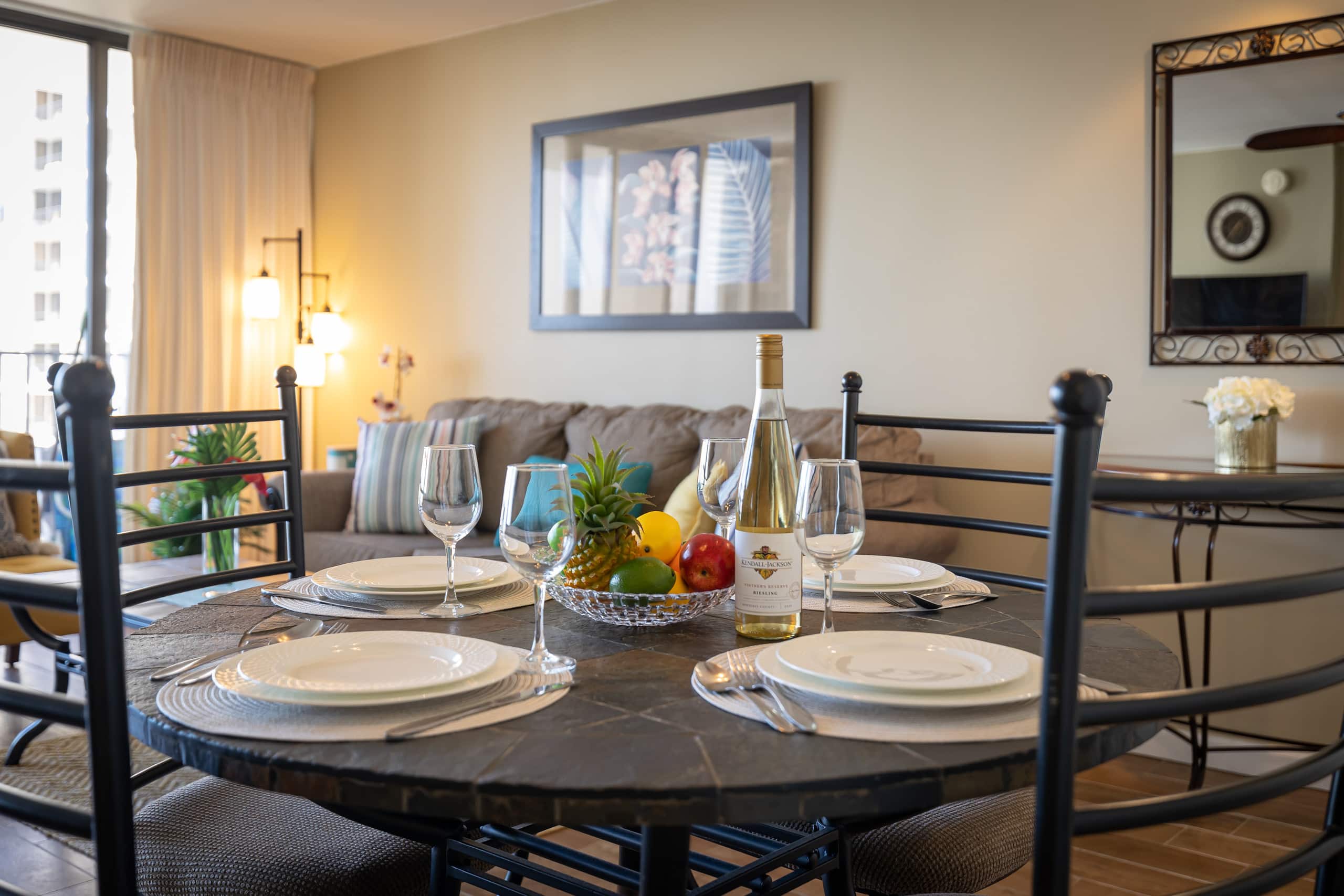 Condo in Honolulu · ★4.82 · 1 bedroom · 2 beds · 1 private bath - Image 10
