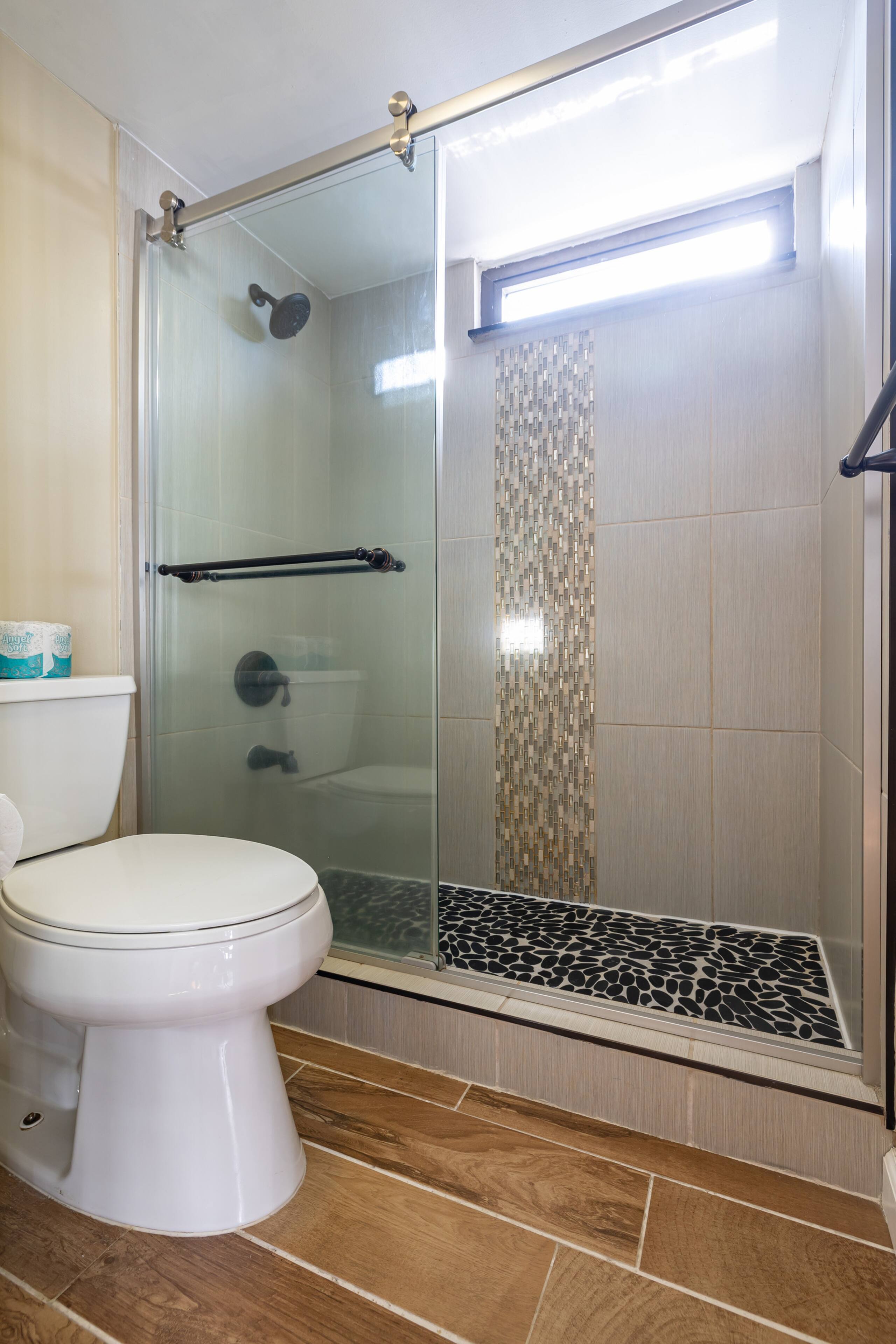Condo in Honolulu · ★4.82 · 1 bedroom · 2 beds · 1 private bath - Image 21