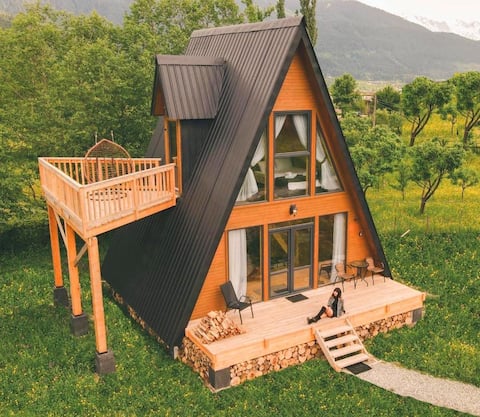 WinterFell Chalet with Balcony