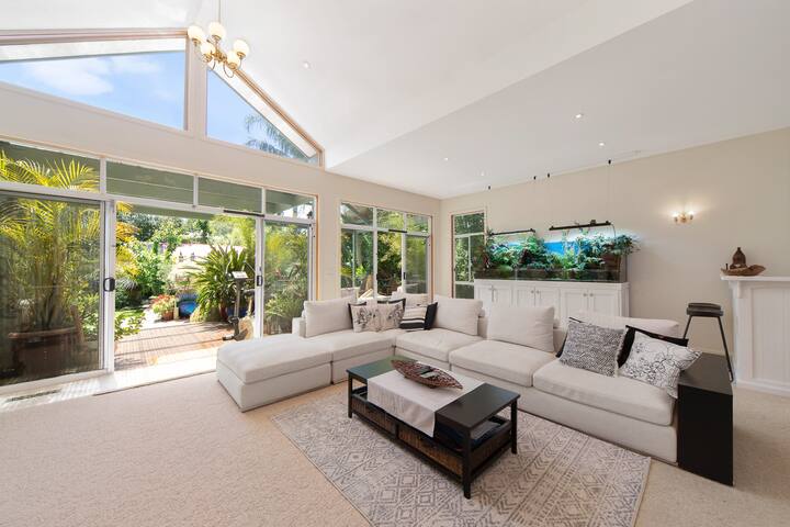 4 Bedroom Home with Pool Aircon WIFI gallery image 2