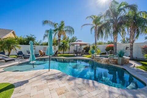 Backyard Paradise in the Valley! Pool/Jacuzzi!