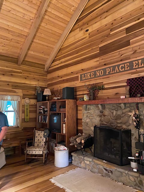Top performing Airbnb: Bella D’Oro: CoZy Cabin Nestled in the Woods in Athens