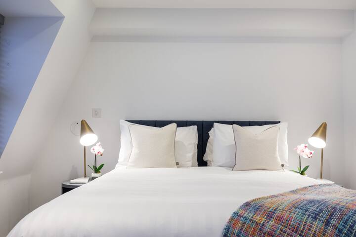 The Fitzrovia Terrace View Penthouse gallery image 2