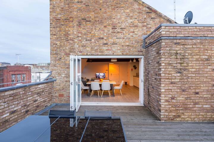 The Fitzrovia Terrace View Penthouse gallery image 4