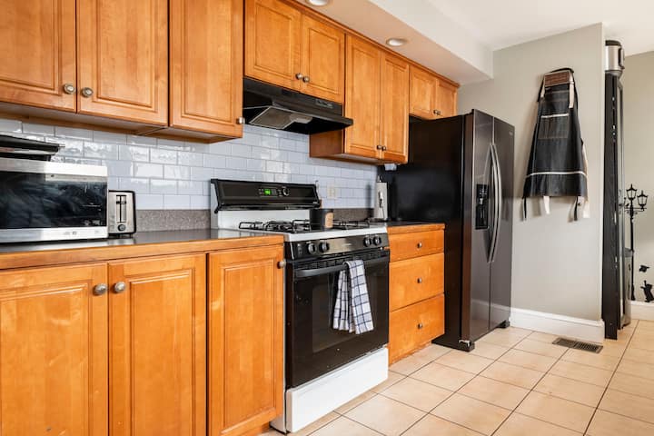 Lovely residential home with free parking