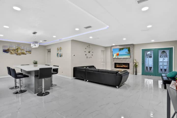 Heated Pool Cozy Modern Home - オレンジパーク, FL