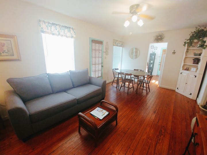 Historic Cottages Mount Dora, The Garden 2 Bedroom - Mount Dora, FL
