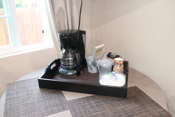 Tustin Hideaway, 325 Sqft! - Santa Ana, CA