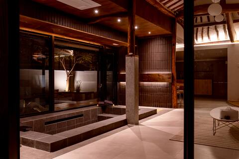 Stay Eunshinhee_Jacuzzi Pension next to Geumseong Hall