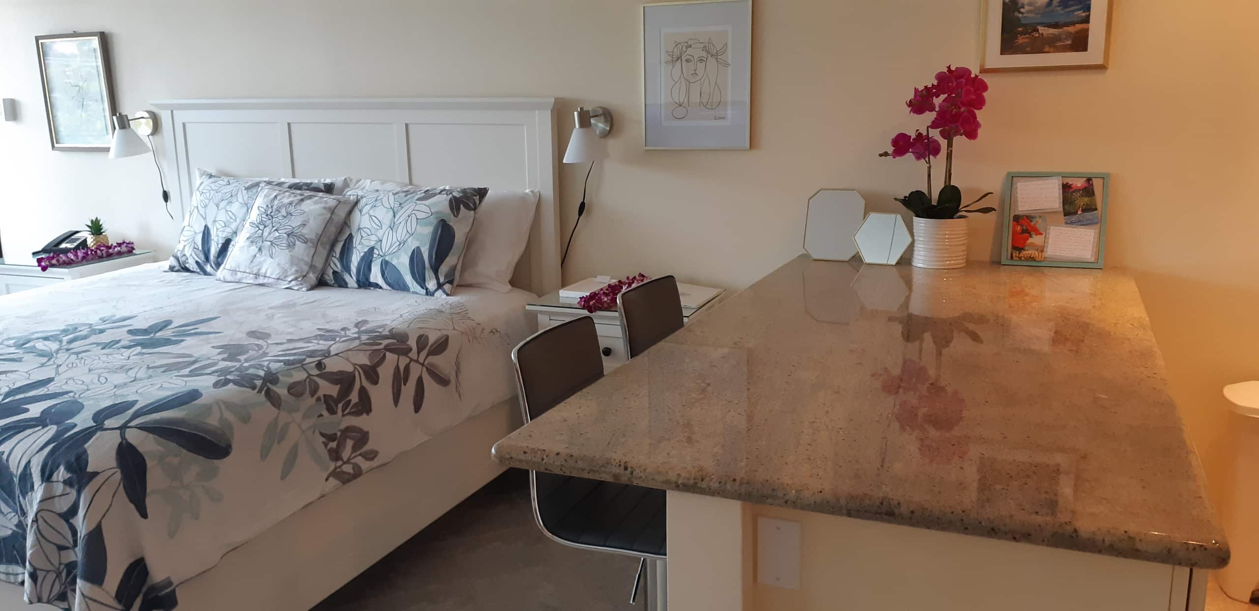 Condo in Lahaina · ★4.97 · Studio · 1 bed · 1 private bath - Image 8