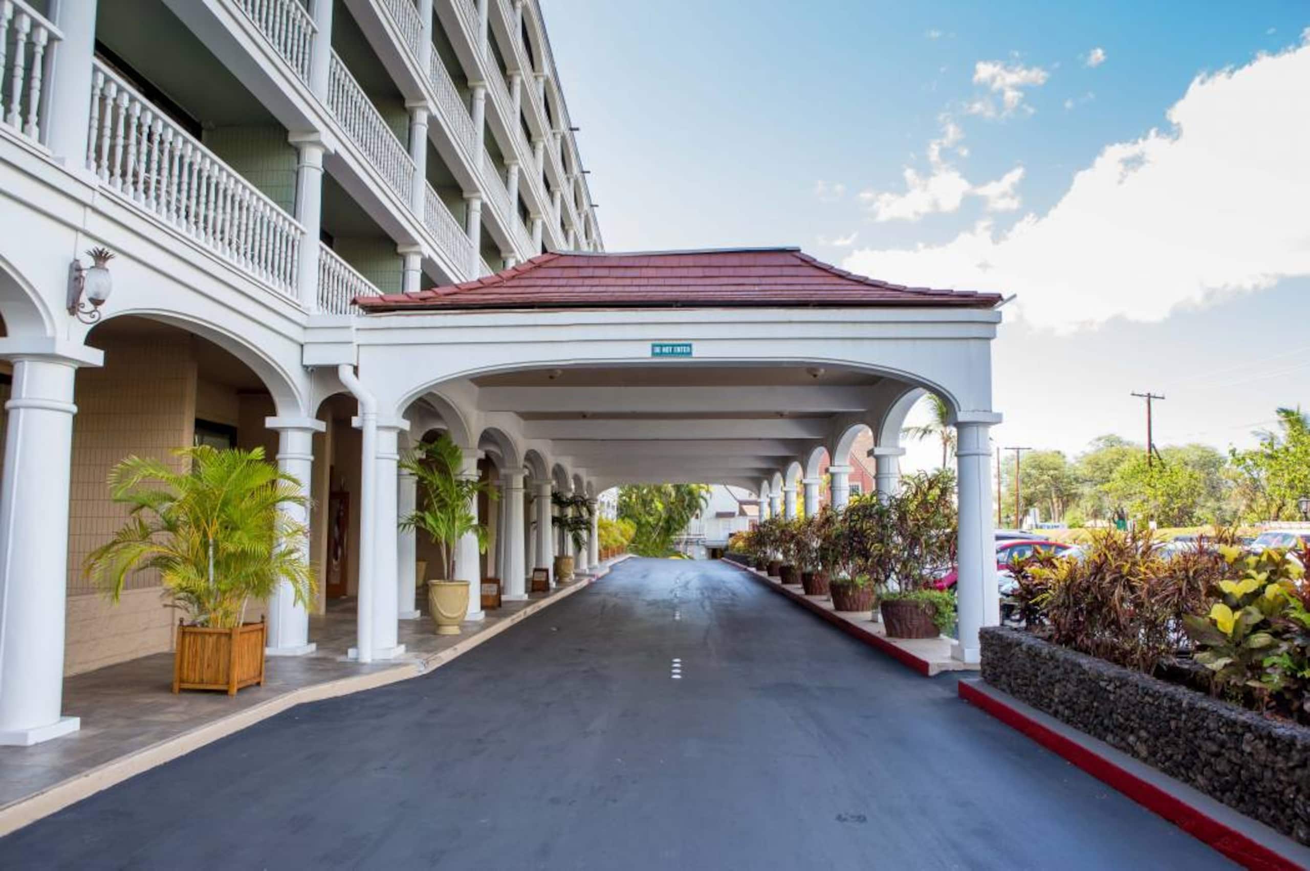 Condo in Lahaina · ★4.97 · Studio · 1 bed · 1 private bath - Image 19