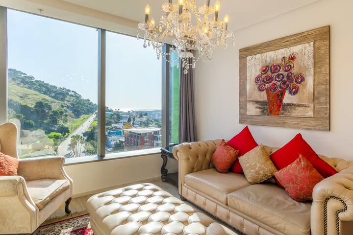 Opulent 2 Bed 2 Bath De Waterkant Apartment gallery image 4