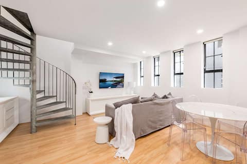 Lovely 2 Bedroom Warehouse Conversion
