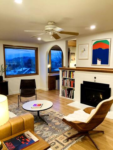 Beautiful Mt Tabor Home with Mt Hood View – 2b/2b