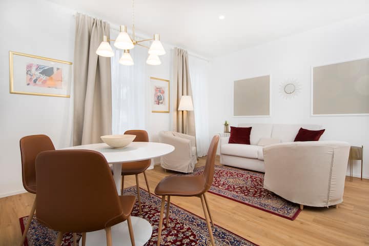 Free Parking. Comfy Apt 2min To Dragon Bridge - Ljubljana
