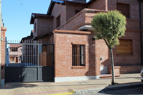 Top performing Airbnb: MC temporary rental Tandil for 3 people in Tandil