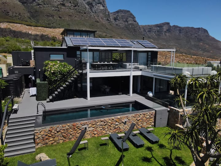 Entire Lodge - Camps Bay
