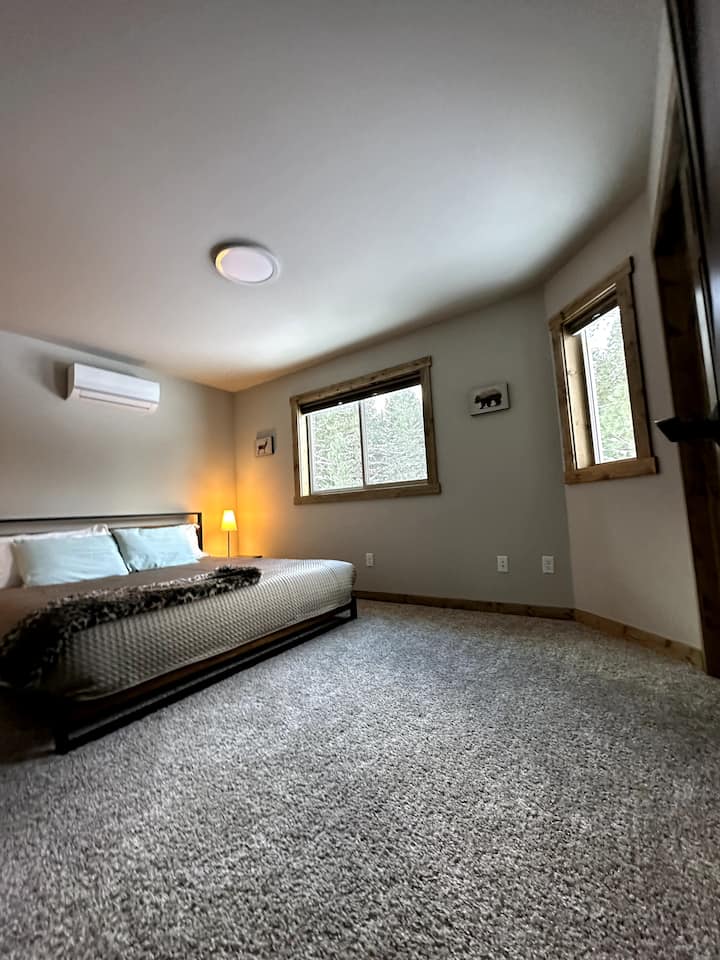 חדר שינה 2 - מיטת קינג סייז