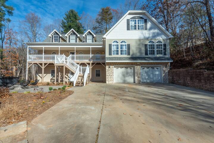 The Asheville Boho Chateau gallery image 2