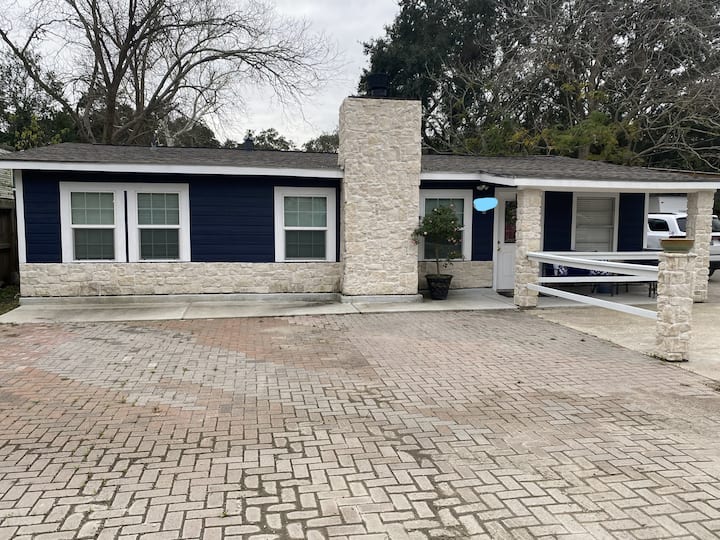 Kemah-Private 3-Bedroom Home