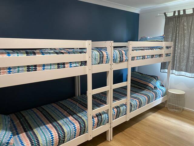 Luxury Beachside Apartment, Recently Renovated gallery image 4