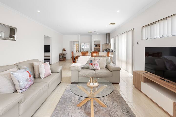 Modern & Spacious In Alkimos! - Yanchep National Park